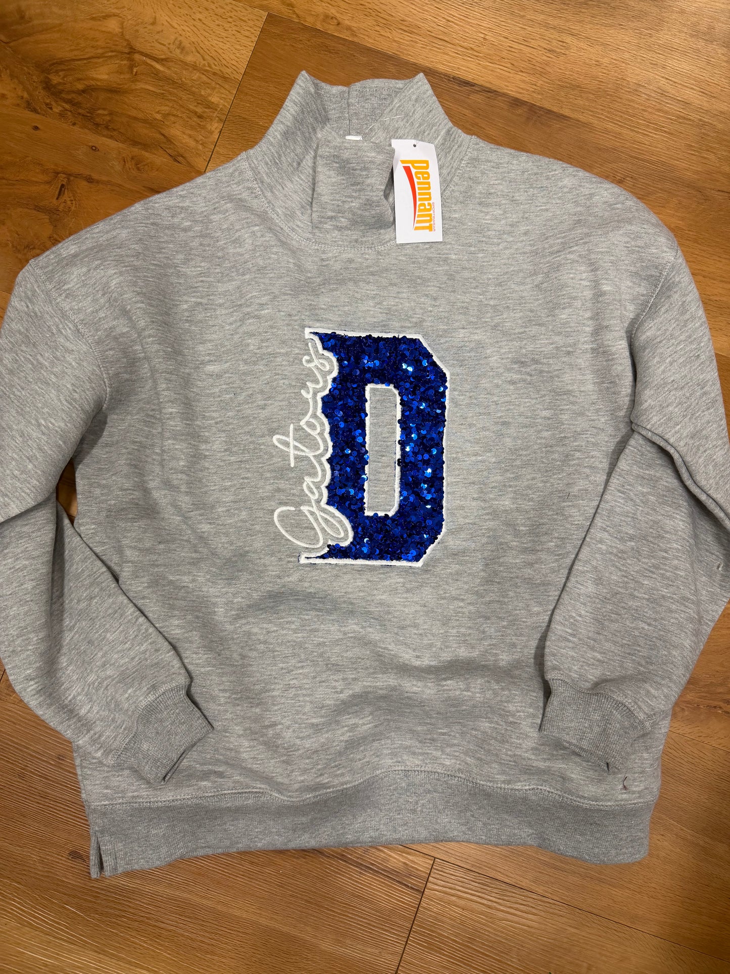 D Gators Sequin Applique Mockneck size small